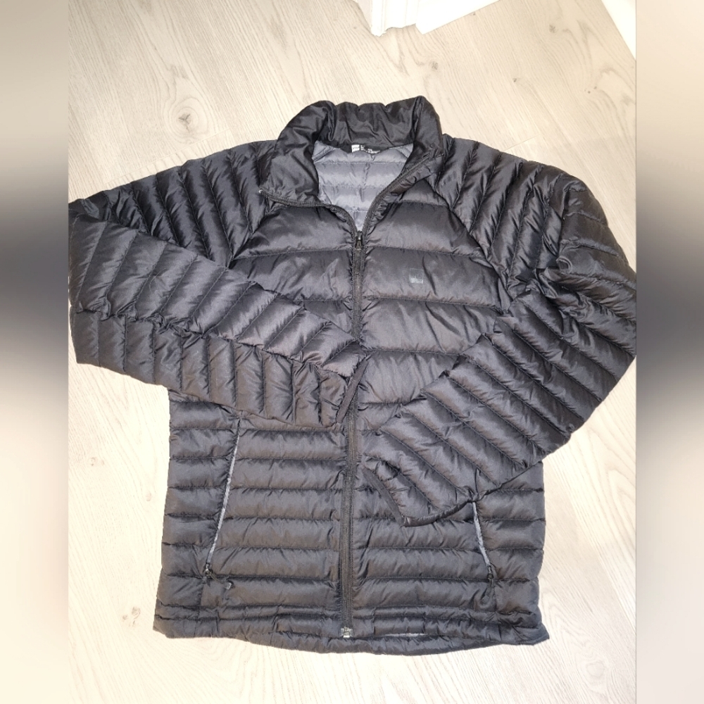 Men's Black Puffer Jacket EUC